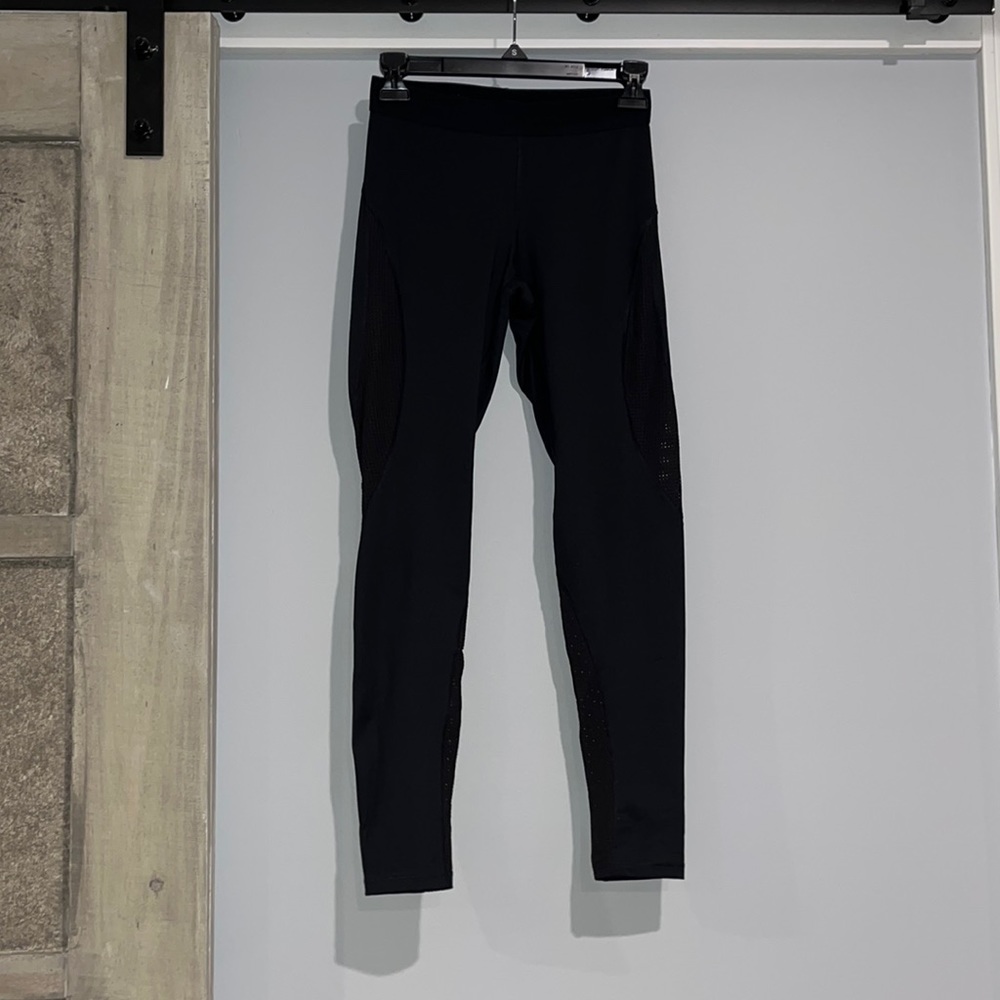 Nike pro leggings size small, worn a couple of times